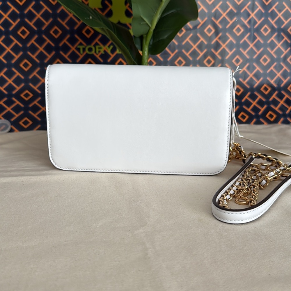 NWT ,Tory Burch Britten soft chain wallet W Wristlet White and Gold Wome… - Picture 5 of 15
